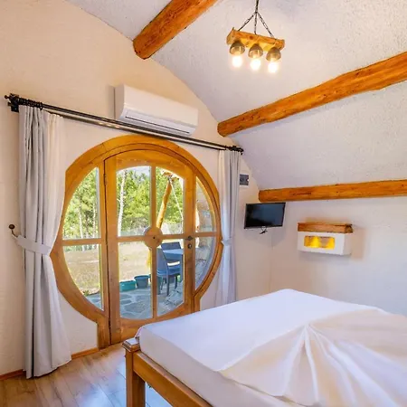 Maison Hill Hobbit & Boutique Antalya